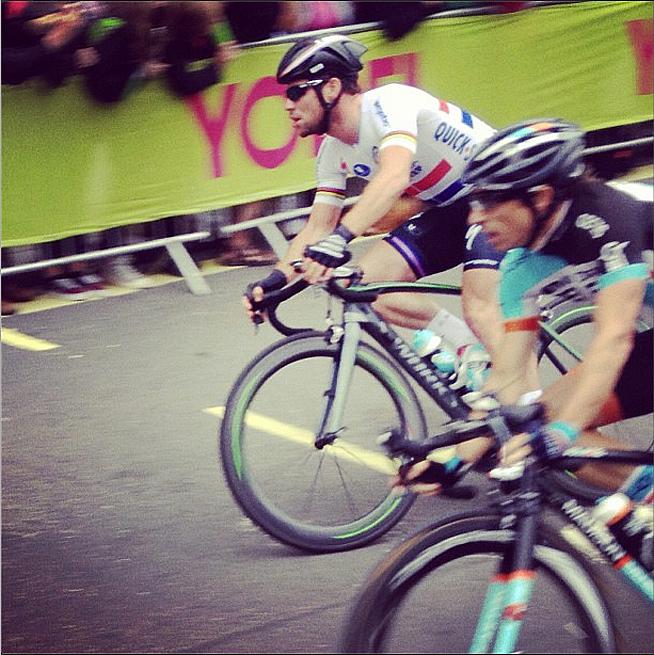 Cavendish outsprinted Sam Bennett and Elia Viviani to cross the line first at Whitehall in last year's Tour of Britain. Image: Beth Anderson