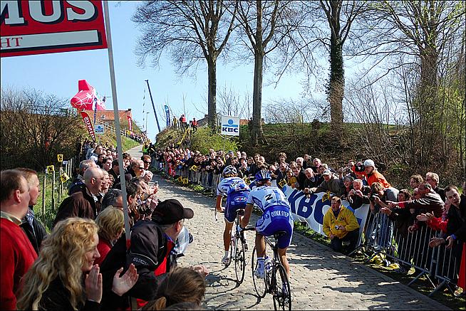 Pozzato and Boonen battle it out on the 2013 Tour of Flanders.