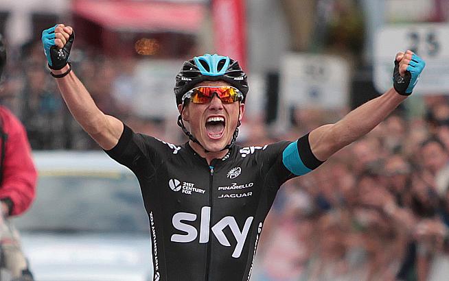 Team Sky rider Peter Kennaugh wins the men's National Road Race as Ben Swift (right) comes second ©Huw Evans Picture Agency