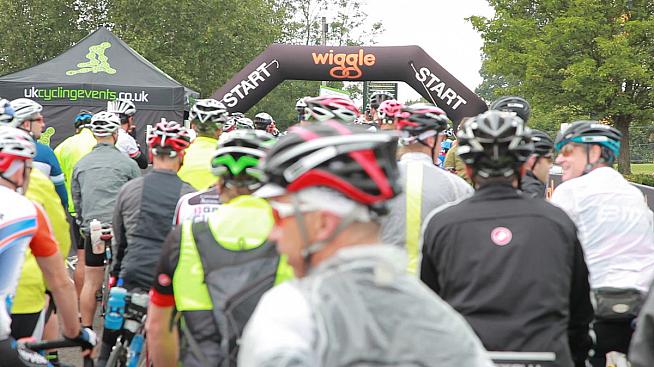 Riders mass at the start of the Wiggle Cotswolds sportive 2014. Photo: UK Cycling Events