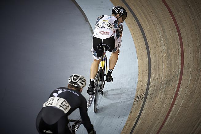 Maximillian Levy v Simon Velthooven in Men's Sprint. Photo: Toby Andrew