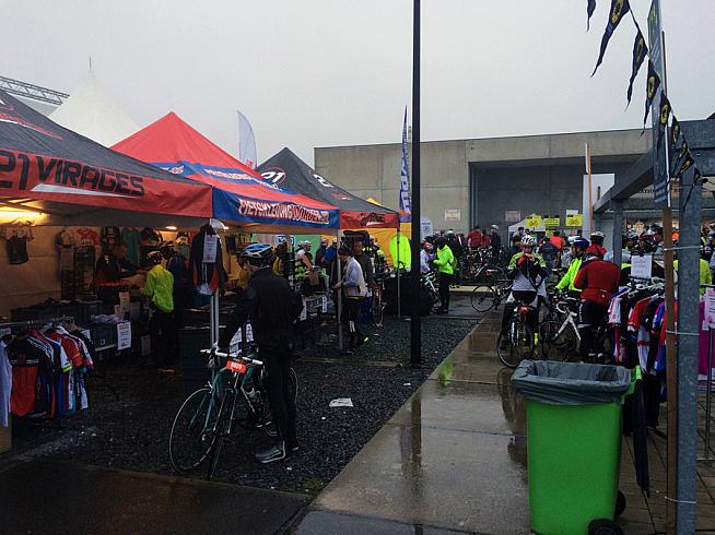 Festive scenes at the start in Oudenaarde.