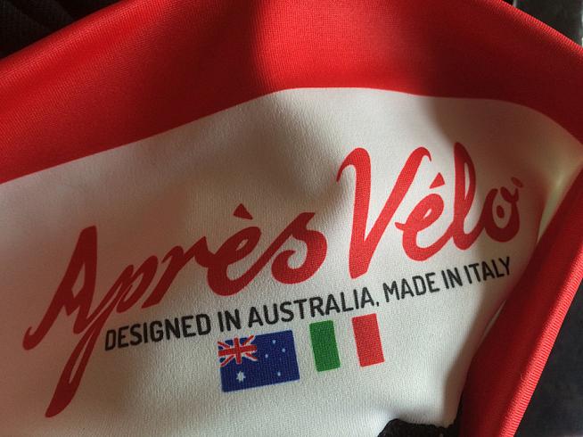 Detail on the Après Velo jersey reflects the brand's passion for cycling's Italian heritage.