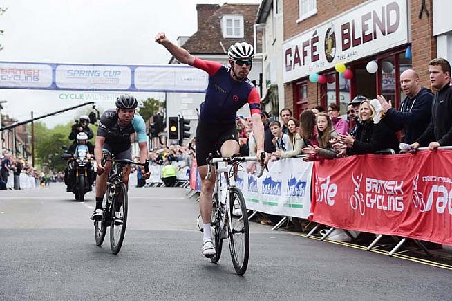 Tennant takes the sprint ahead of Yanto Barker at the 2015 Wiltshire GP.