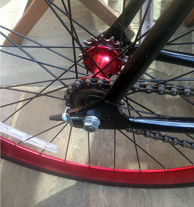 A flip-flop hub means you can switch your bike from fixed-gear to single speed mode in a matter of minutes.