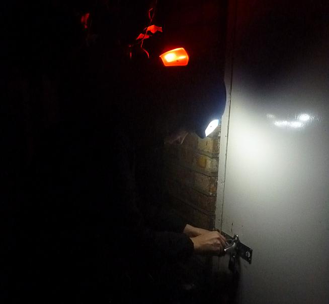 The front beam acts as a handy head torch - great when wrestling with doorkeys in the dark.
