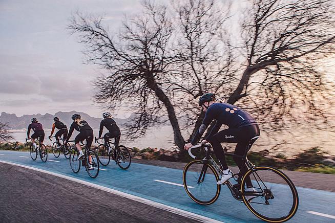 Reflective detailing to front and rear aid visibility when cycling in low light conditions.