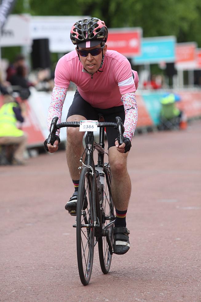 Joe sprints for the finish line during Velothon 2016.