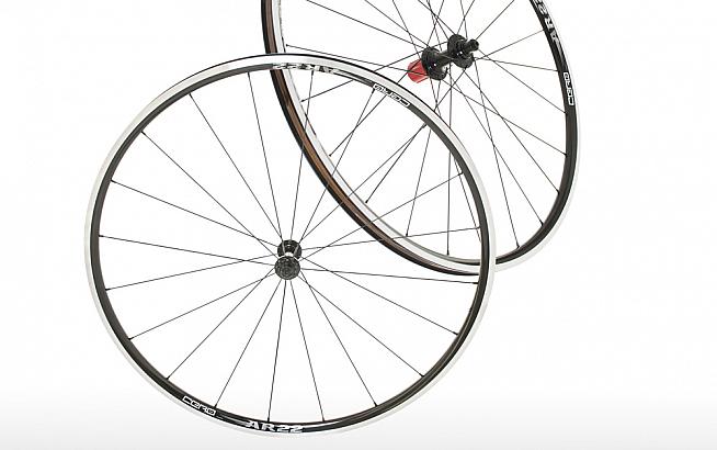 The AR22 wheelset features shallow but wider rims for a versatile and lightweight wheelset.