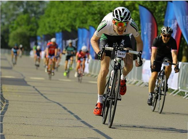 Sprinting for the finish and a qualifying place in the UCI amateur world championships.