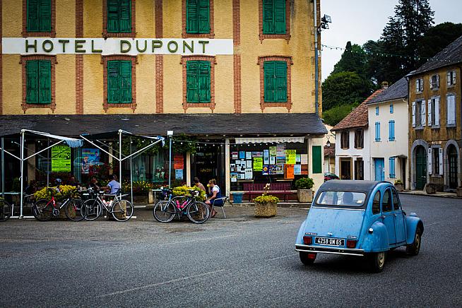 A classic French scene.