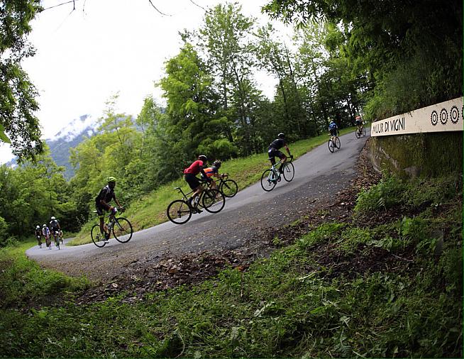 The Mortirolo awaits riders on the long route of the Granfondo Stelvio Santini.