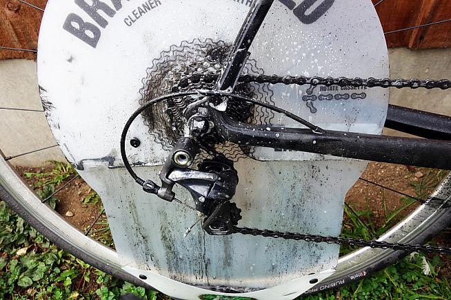 cleaning bike drivetrain