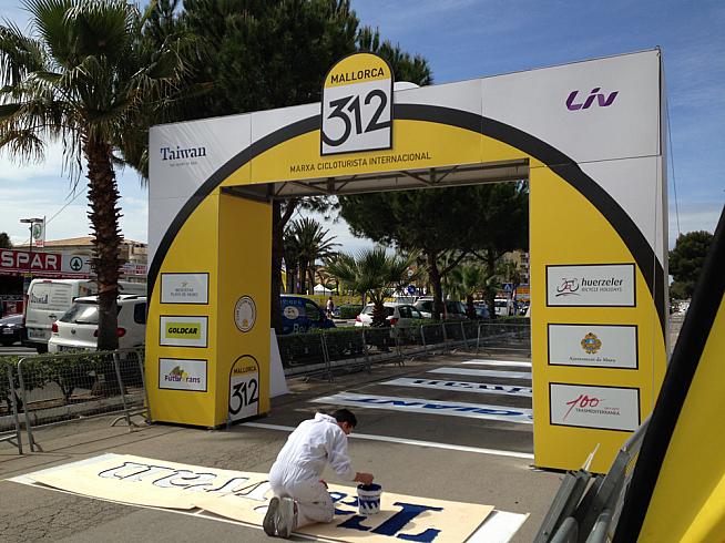 Final preparations in Playa de Muro.