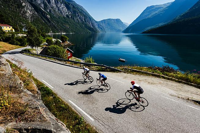 Riders can look forward to experiencing the stunning scenery of the fjords. Photo: Destinasjon Ålesund & Sunnmøre