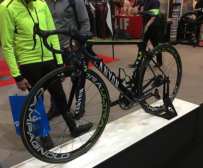 Alejandro Valverde's Canyon Ultimate CF SLX.