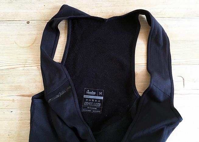 Wide bib straps ensure comfort.