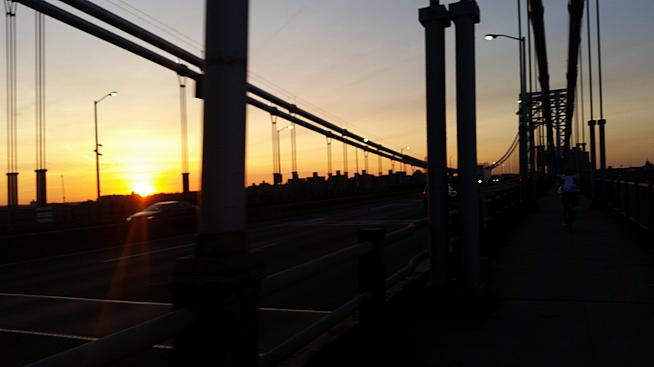 Dawn on the GWB on the way to the start. Credit: Author