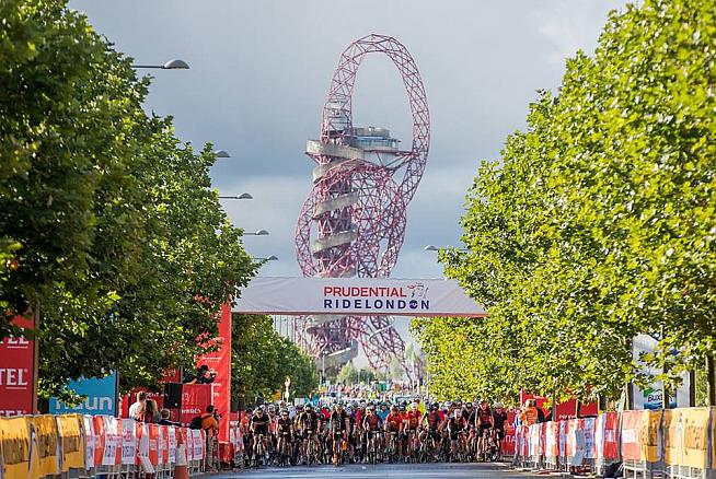The start with Anish Kapoor's Orbit statue in the background. Credit: RideLondon