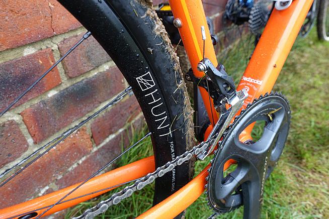 From the smooth welds to the discreet rack mounts and polished head badge - the Bokeh is packed with delightful details. Now let's get it muddy...