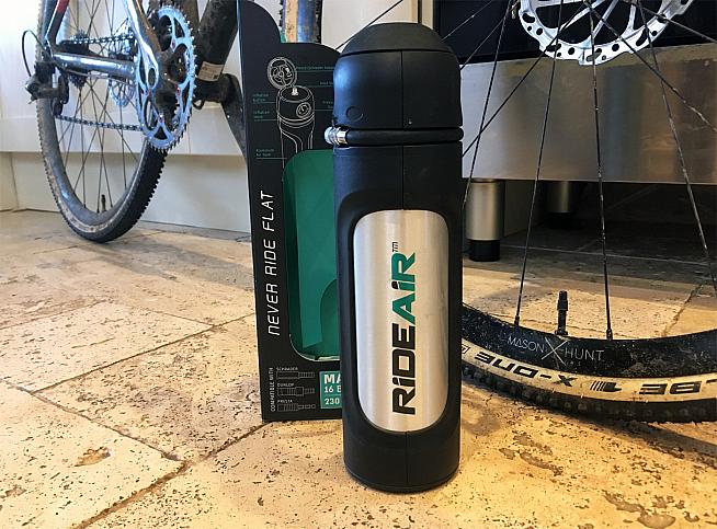 RideAir is a portable air canister that makes mounting tubeless tyres or inflating tubes quick and easy.