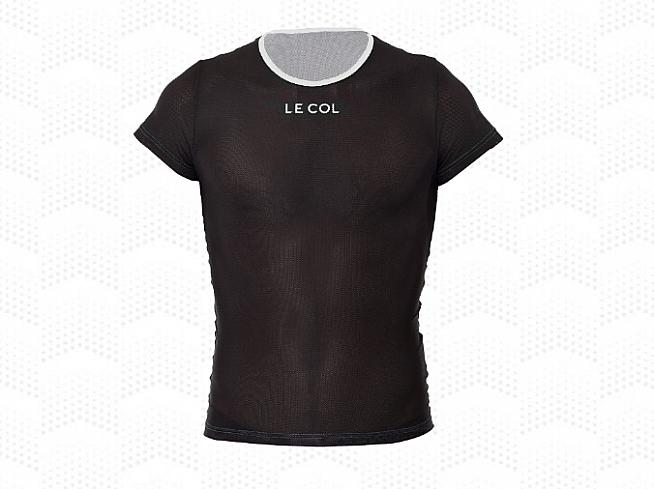 The Le Col Women's Short Sleeve Undervest has a Coolmax mesh to wick moisture and help regulate body temperature.