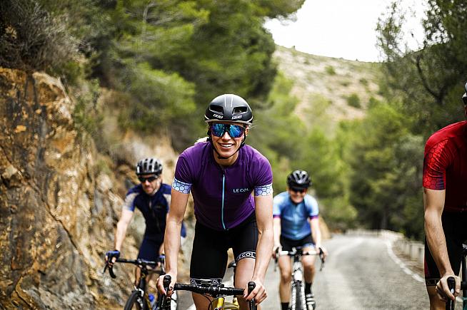 Le Col introduce new lightweight fabrics and improved design features for cycling in hot conditions.