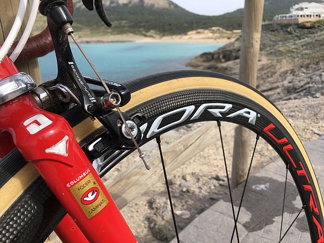 Vittoria Corsa G+ tubulars offer low rolling resistance and low pressure for enhanced comfort.