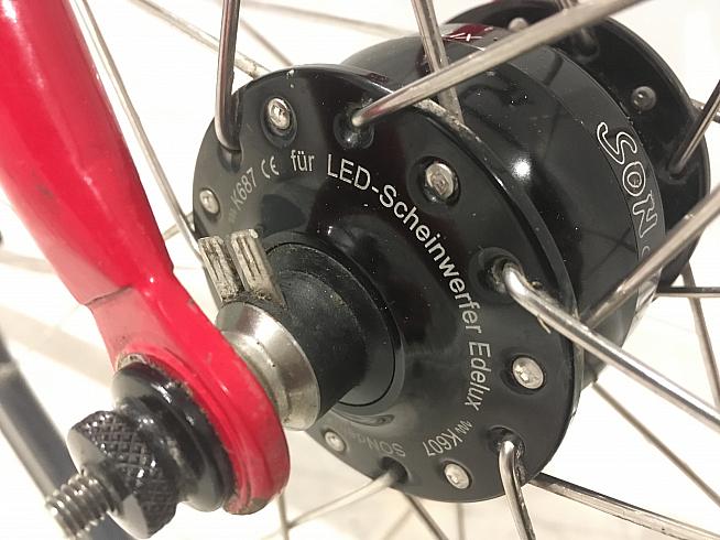 The light cables attach to the spade connectors on the left of the hub - here shown without cables connected.