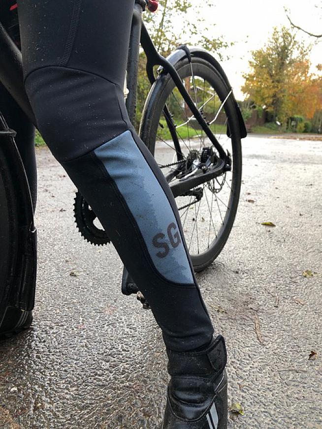 Water beads on the surface keeping your legs dry for longer than standard tights.