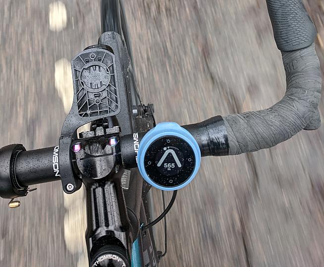 The Beeline Velo is a bike computer that focuses on easy to use navigation.