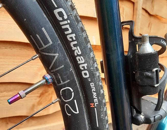 The Pirelli Cinturato Gravel Tyre is available in two tread patterns and a range of sizes.