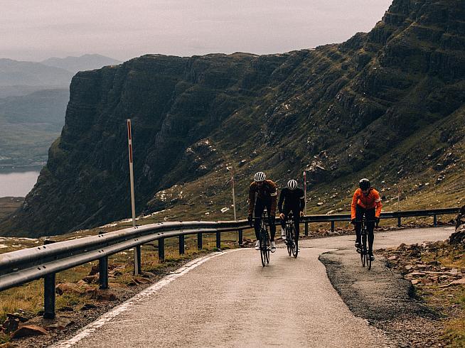 Rapha have launched an update to their Classic Winter GORE-TEX Jacket.