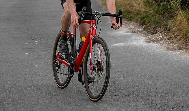 The Shimano 105 hydraulic disc groupset performed flawlessly.