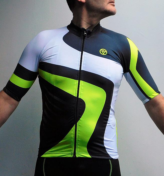 A bold and bright pattern helps keep you seen in the Proviz Endurance jersey. Photo: Rosie Beyfus