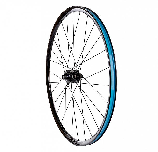 The Vapour GXC wheelset is available with or without a dynamo hub in 700c and 650b options.