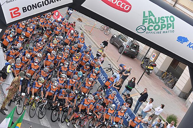 Riders line up for the start of the 2021 Fausto Coppi.