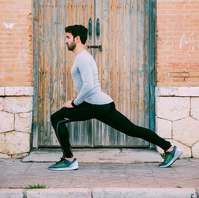 Lunges can help boost single side strength. Image: Freepik