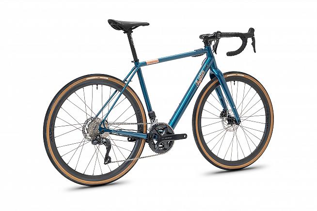 The Roadfinder E adds a discreet Mahle motor to create a modern ebike with classic looks.